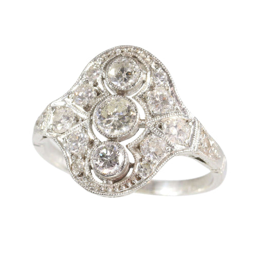 Bague 55 Géométrie en lumière : une bague Art déco en platine et diamant des années 1920 58 Facettes 25282-0064