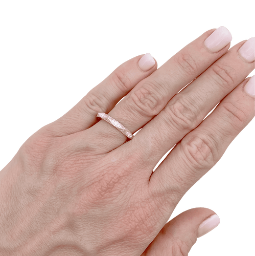 Bague 58 Alliance Boucheron "Facette" platine, diamants. 58 Facettes 34400