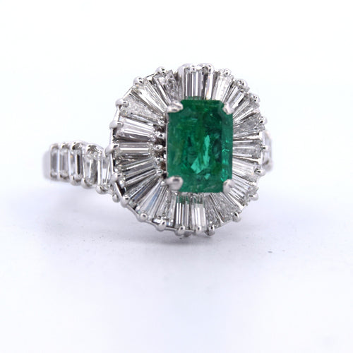Bague 51 Bague en or blanc avec émeraude et diamants baguette 58 Facettes