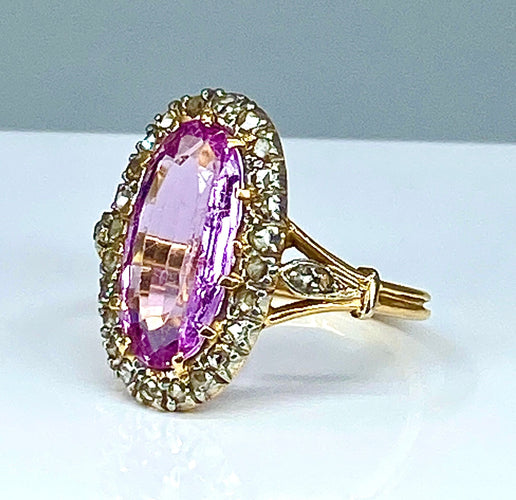 Bague 50 Bague en or 18 carats ornée d’une topaze rose et de diamants. Epoque Napoléon III. 58 Facettes AB273