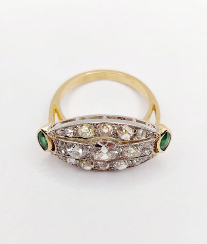 Bague 54.5 Bague marquise inversée Art déco en or 18k et platine, diamants et émeraudes 58 Facettes A06453