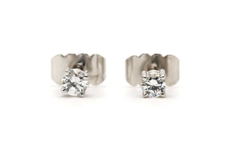 Boucles d'oreilles Boucles d'oreilles - Contemporaines serties de diamants en or blanc 18 carats 58 Facettes 23333