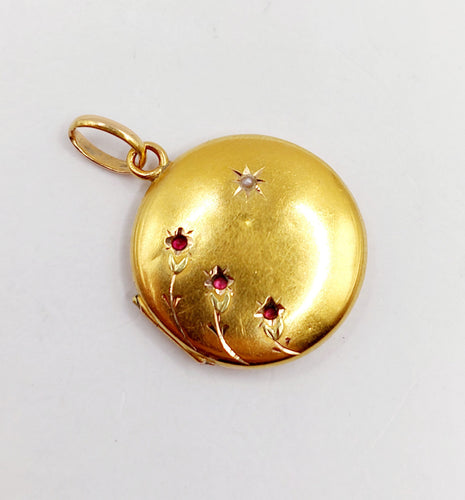 Pendentif porte-photo or jaune, pierre rouge et perle (circa 1900) 58 Facettes A06217