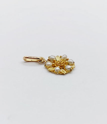 Pendentif Pendentif fleur antique en or 18k et perles (circa 1900) 58 Facettes A06540