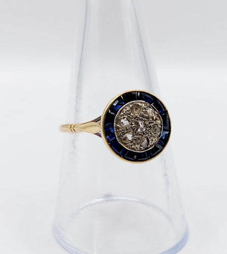 Bague 56.5 Bague cible art déco or jaune, diamants et saphirs calibrés synthétiques 58 Facettes A05652