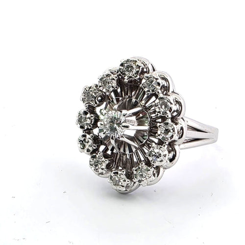 Bague 53 Bague en or blanc 18k et diamants 58 Facettes