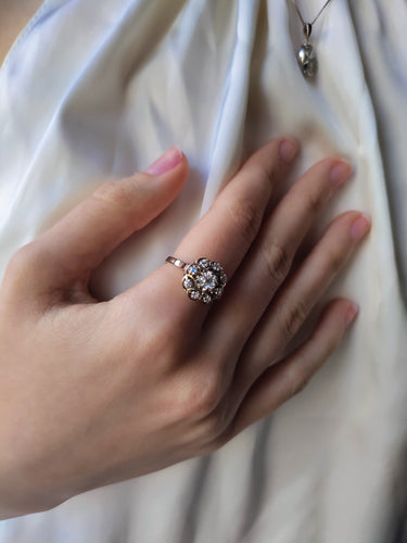 Bague 55 Bague Marguerite Diamants Or Blanc 58 Facettes 564
