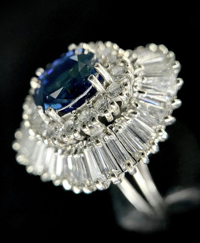 Bague 54 Bague Jupe avec saphir et diamants en baguette et brillant 58 Facettes