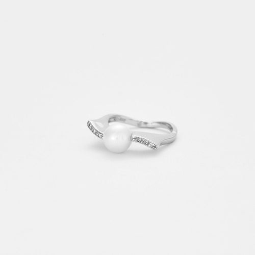 Bague 54 Bague diamants et perle 58 Facettes 2518
