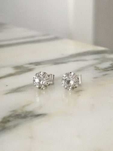 Boucles d'oreilles Puces d’oreilles serties de diamants taille rose en or blanc 18k 58 Facettes