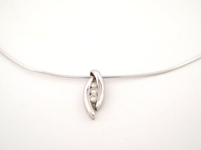 collier avec pendentif 3 diamants 0.27ct en or blanc 18k 8.5gr 58 Facettes 265667
