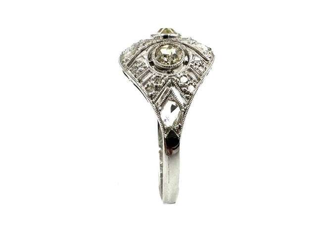 Bague 55 Bague Art-Déco Dôme en or et platine ornée de diamants 58 Facettes