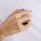 Bague Bague en or jaune sertie d'un onyx rectangulaire 58 Facettes LP786