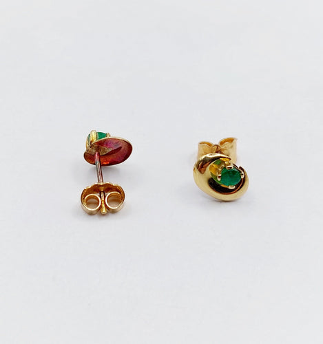 Boucles d'oreilles Puces d'oreilles or jaune et émeraudes 58 Facettes B01015