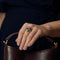Bague 56 Bague en Or jaune, saphir, diamants et onyx 58 Facettes B250679