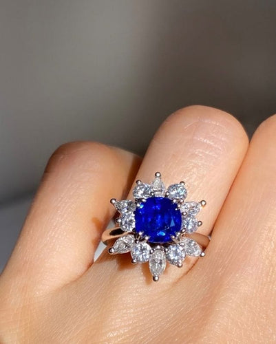 Bague 49 Bague en or blanc 18k ornée d'un saphir Birman non chauffé 58 Facettes