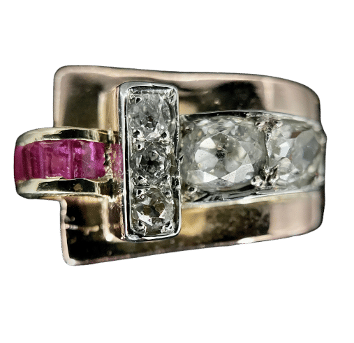 Bague 52.5 Bague modèle Tank asymétrique d'époque 1930/40 3 ors rubis diamants 58 Facettes