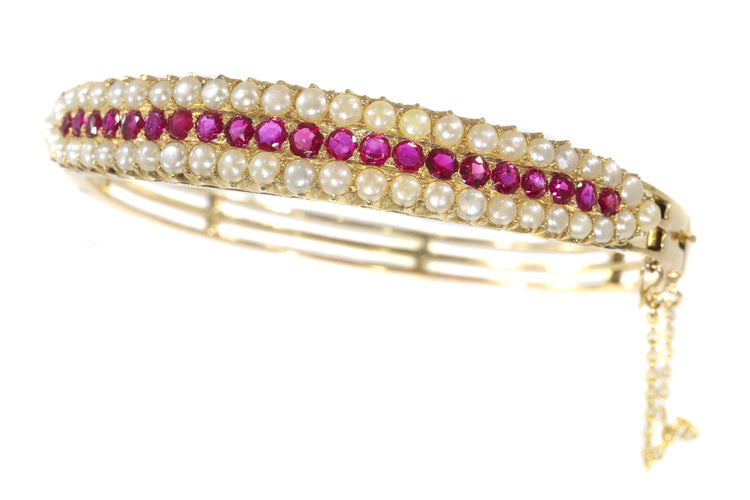 Bracelet La majesté des rubis victoriens : un bracelet antique 58 Facettes 21273-0596
