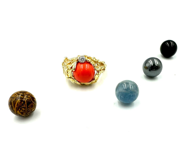 Bague 57 GILBERT ALBERT. Bague or jaune, diamant et billes interchangeables 58 Facettes