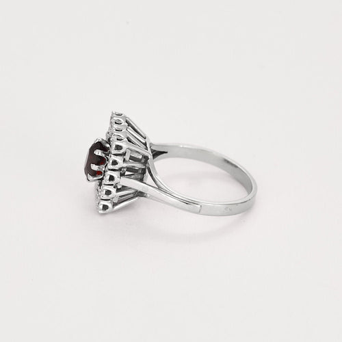 Bague 53 Bague en or blanc, grenat almandin et diamants 58 Facettes SQU3590