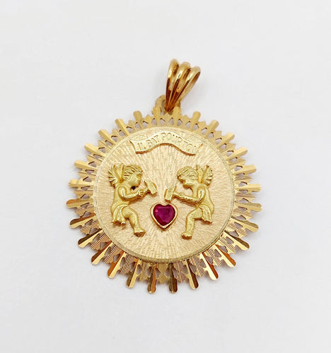 Pendentif Pendentif médaille d'amour or rose, angelots articulés "Il Bat Pour Toi" et rubis synthétique 58 Facettes A05878