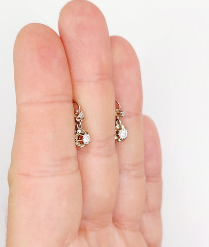 Boucles d'oreilles Dormeuses Art Déco or blanc, diamants taille brillants 58 Facettes A05861