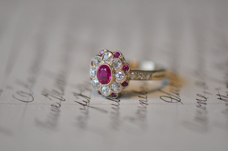 Bague 54 Une bague en rubis et diamant d'une ancienne mine 58 Facettes