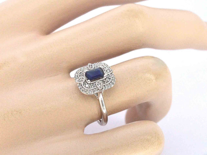 Bague 54 Bague design en or blanc avec un saphir et des diamants 58 Facettes 2348