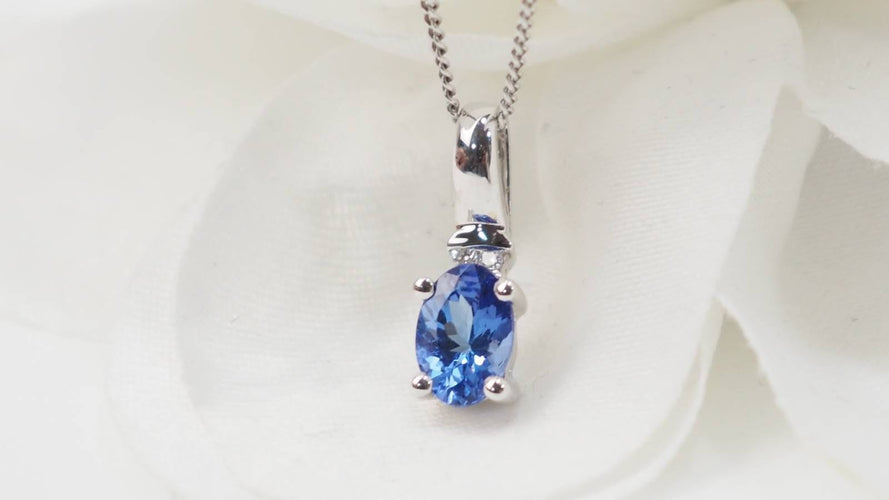 Collier Collier en or blanc, tanzanite et diamants 58 Facettes 32628
