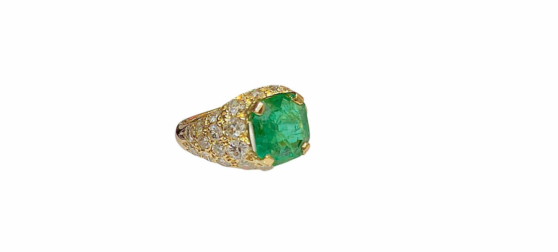 Bague 51 Bague en or jaune , diamants et émeraude 58 Facettes