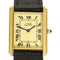 Montre Montre Cartier Modèle Tank Must en argent plaqué or cadran blanc chiffres romains. 58 Facettes