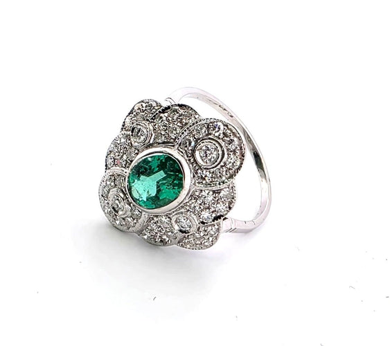 Bague 57 Bague en or blanc 18 carats avec une émeraude ovale de 2,00 carats et des diamants de 1,00 carat 58 Facettes