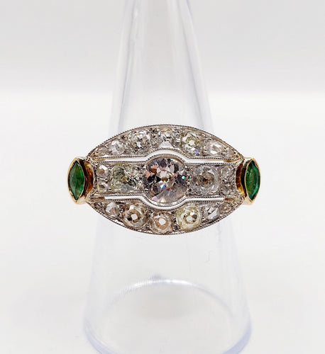 Bague 54.5 Bague marquise inversée Art déco en or 18k et platine, diamants et émeraudes 58 Facettes A06453