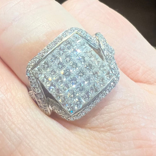 Bague 51 Bague en or blanc 18 ct avec diamants taille princesse 58 Facettes 2640 A
