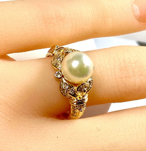 Bague 52 Bague en or jaune 18 carats, perle et 38 diamants 58 Facettes AB448