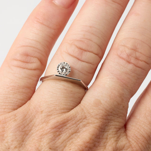 Bague 52 SOLITAIRE DIAMANT OR GRIS 18K 58 Facettes