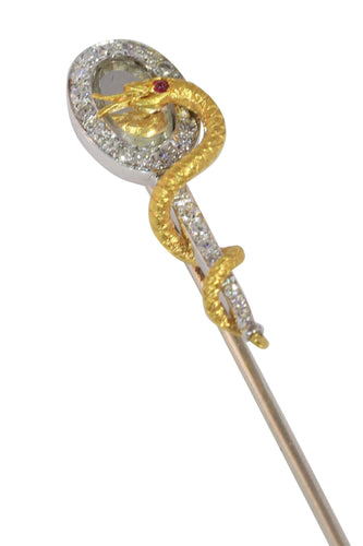 Broche Épingle à bâton d'Esculape : un hommage à la médecine en or et en diamants 58 Facettes 24323-0289