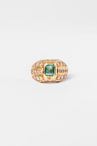 Bague 53 Bague Chevalière en or jaune émeraude et diamants 58 Facettes