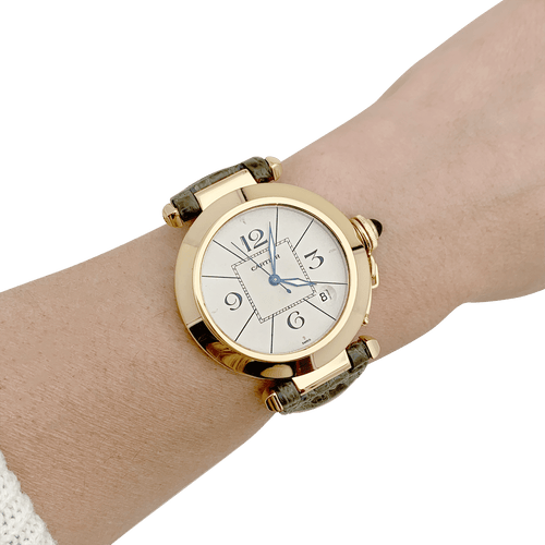 Montre Montre Cartier "Pasha" or jaune, cuir. 58 Facettes 34346