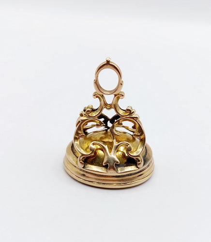 Pendentif Pendentif sceau antique en or 14k et agate gravée d’armoiries 58 Facettes A06678