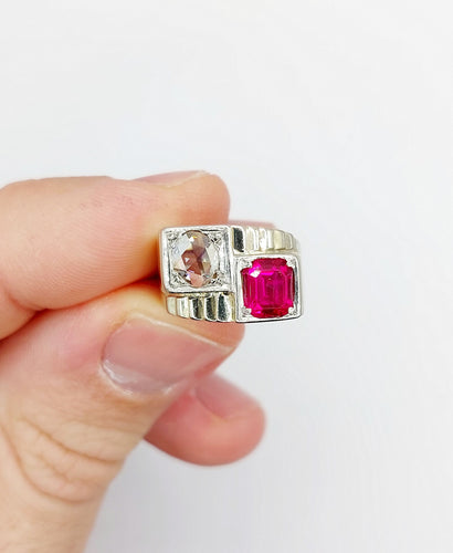Bague 47 Bague chevalière art deco or blanc 18k et platine ornée d'un diamant taille rose et d'un rubis synthétique 58 Facettes A04973