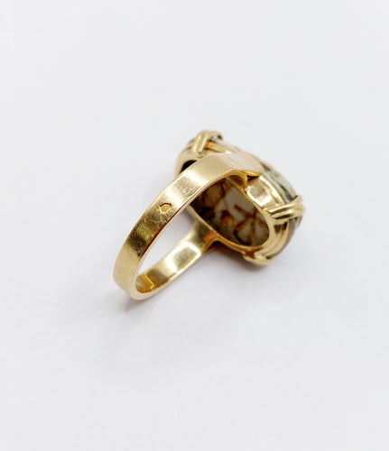 Bague 53.5 Bague cocktail vintage or jaune et scarabée égyptien en pierre dure 58 Facettes A05339