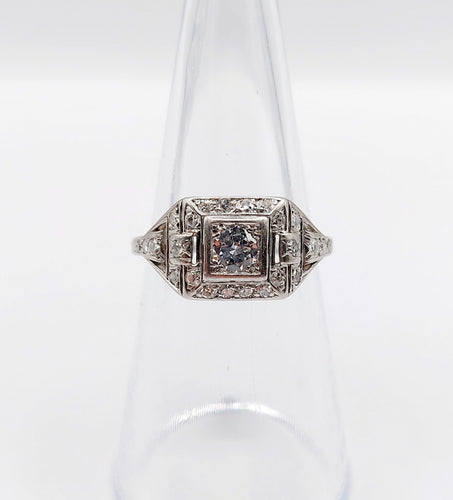Bague 52 Bague tank art deco Platine diamant 0,25 carats entouré de diamants ronds (circa 1920) 58 Facettes A05355