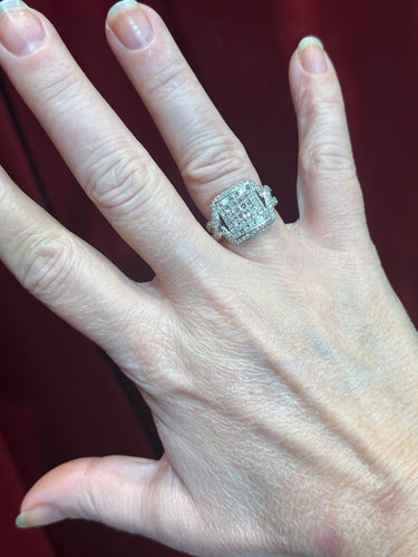 Bague 51 Bague en or blanc 18 ct avec diamants taille princesse 58 Facettes 2640 A