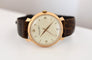 Montre Montre homme IWC Jumbo "Shark Fin", or rose 18 carats, calibre 89, vers 1959 58 Facettes IWC-300