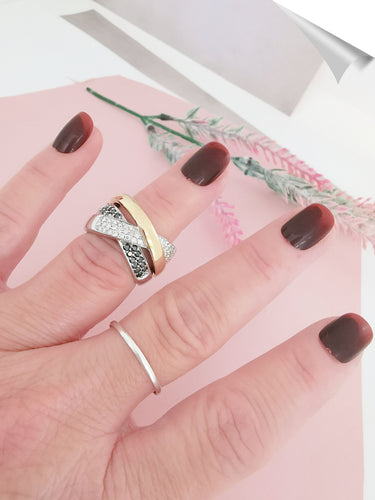 Bague 54.5 Bague Croisée Diamants Blancs et noirs 58 Facettes AA 1575