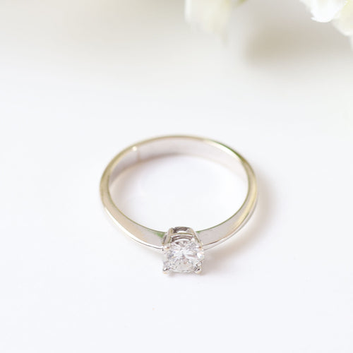 Sortija solitario en oro blanco con diamante 58 Facettes 126443