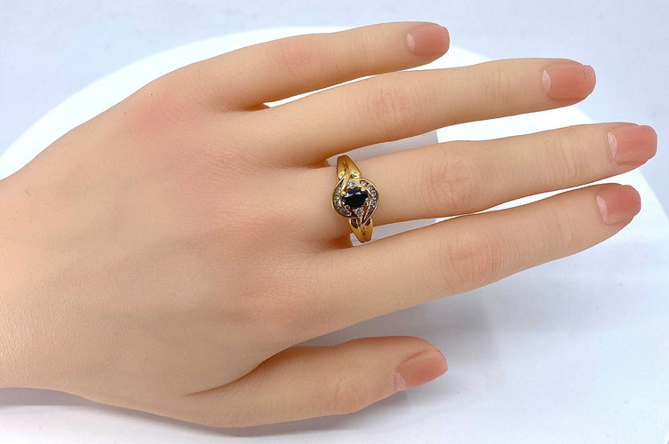 Bague 57 Bague en or jaune 18 carats en saphir et diamants 58 Facettes AB337