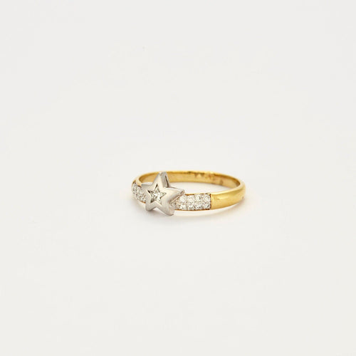 Bague 56 Bague Solitaire or jaune à motif étoile Diamants sertis sur or blanc 58 Facettes 1479