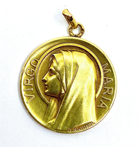 Pendentif Médaille en or jaune 18 carats représentant la Vierge Marie, signée G.Rabier 58 Facettes AB439
